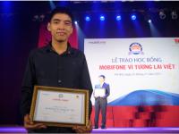 Nguyễn Đông Đức, sinh viên FITHOU, được nhận học bổng “Mobifone vì tương lai Việt”