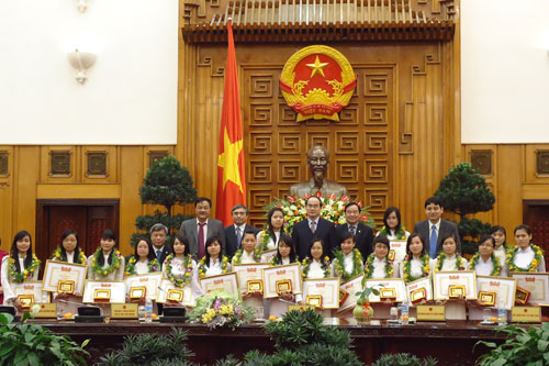 Giải thưởng "Nữ sinh viên tiêu biểu trong lĩnh vực CNTT" tiếp tục về với nữ sinh FITHOU
